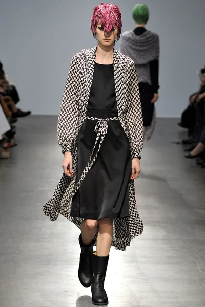 Look 24